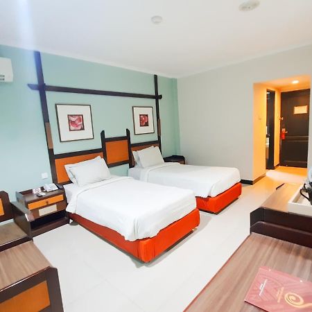 סידוארג'ו Hotel Sofia Juanda Surabaya מראה חיצוני תמונה