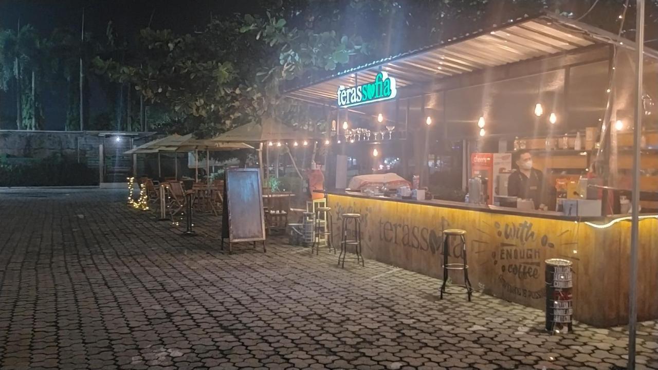 סידוארג'ו Hotel Sofia Juanda Surabaya מראה חיצוני תמונה