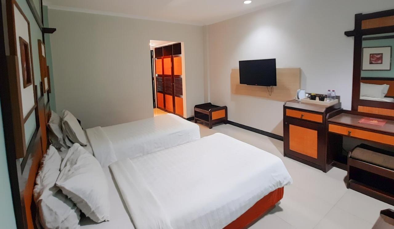 סידוארג'ו Hotel Sofia Juanda Surabaya מראה חיצוני תמונה