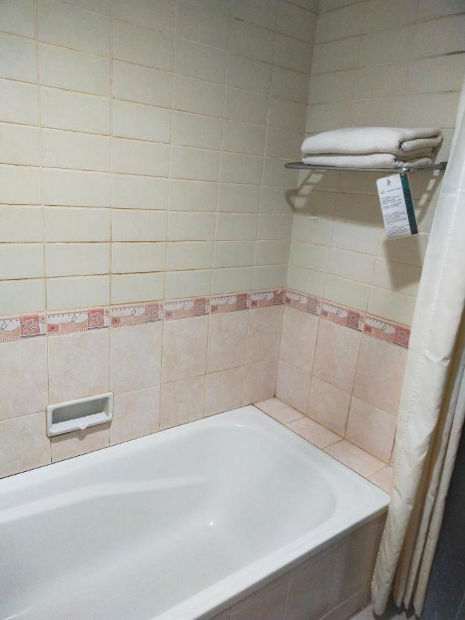 סידוארג'ו Hotel Sofia Juanda Surabaya מראה חיצוני תמונה
